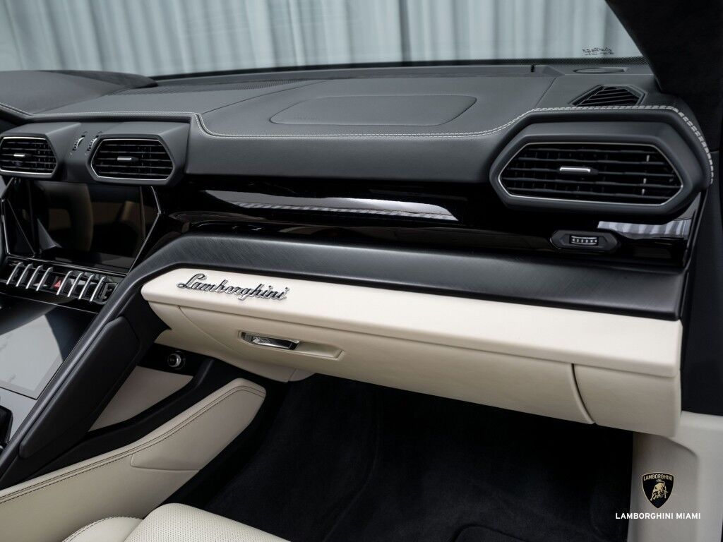 2022 Lamborghini Urus North Miami Beach FL