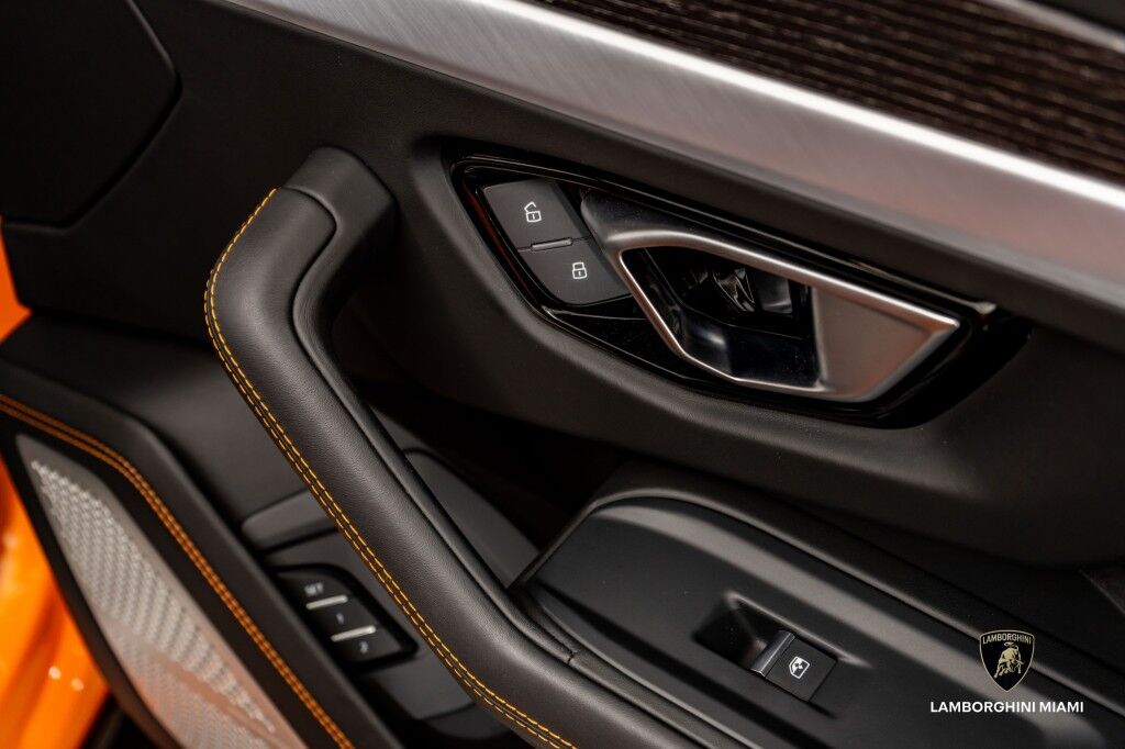 2022 Lamborghini Urus North Miami Beach FL