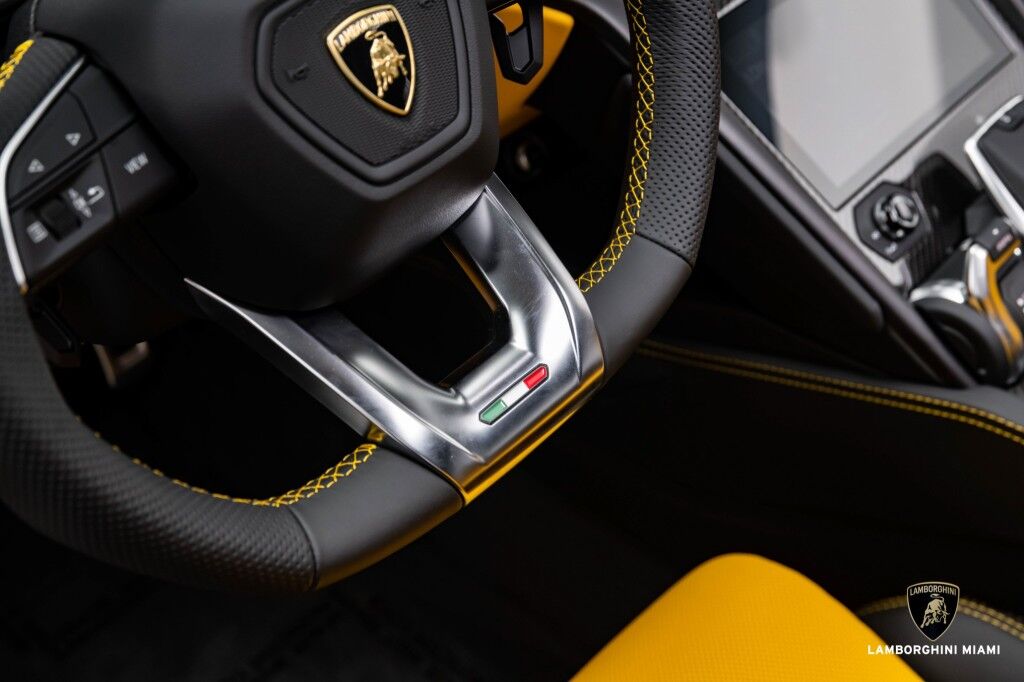 2022 Lamborghini Urus North Miami Beach FL