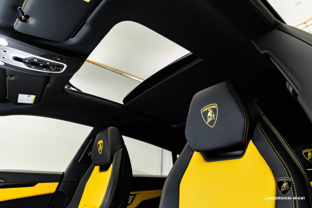 2022 Lamborghini Urus North Miami Beach FL