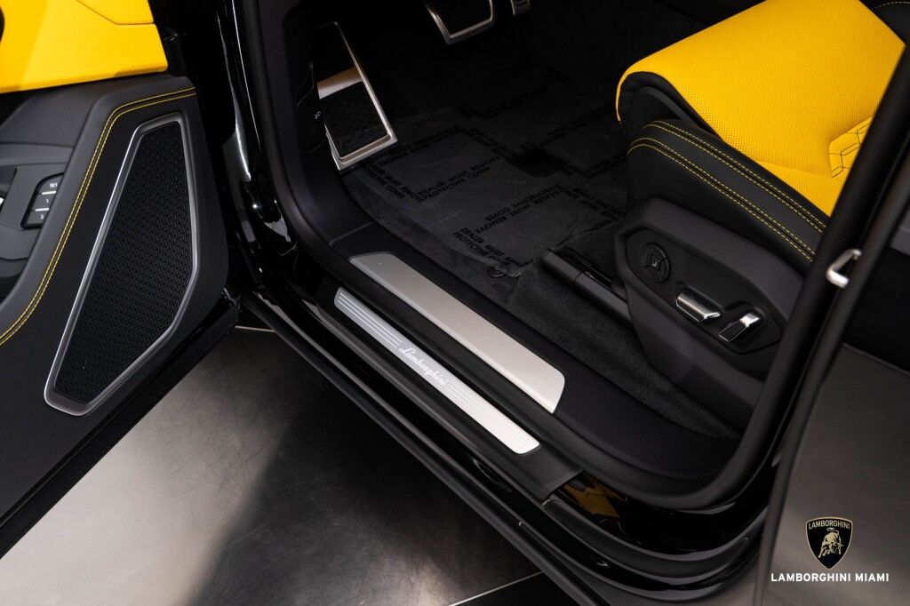 2022 Lamborghini Urus North Miami Beach FL