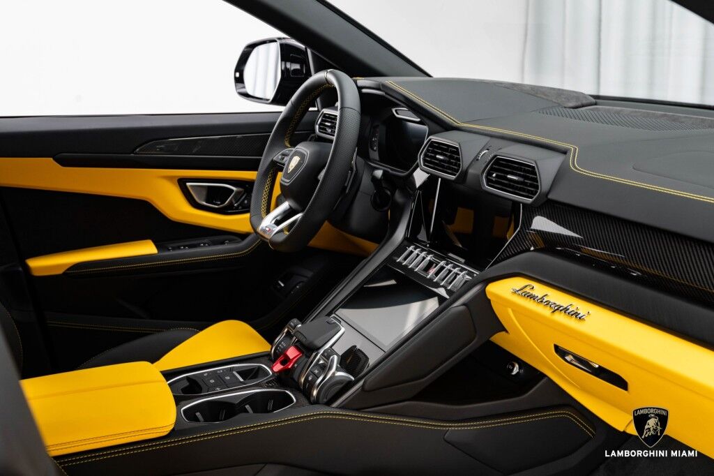 2022 Lamborghini Urus North Miami Beach FL