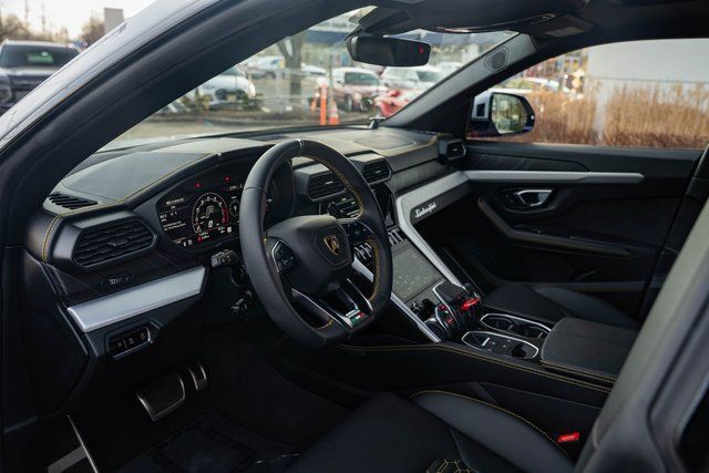 2022 Lamborghini Urus - Photo 24