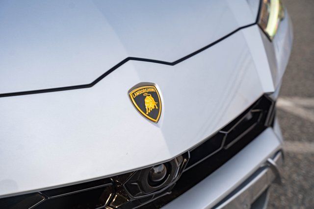 2022 Lamborghini Urus - Photo 7