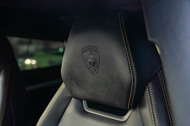2022 Lamborghini Urus - Photo 29