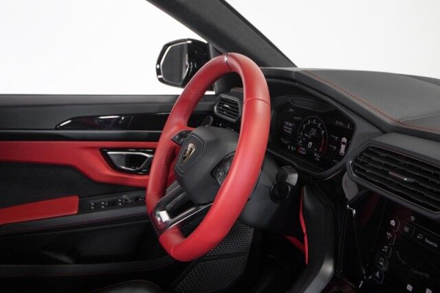 2022 Lamborghini Urus *$45,000 IN OPTIONS* *1-OWNER* *BI-COLOR SPORTIVO INTERIOR* San Diego CA
