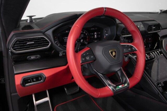 2022 Lamborghini Urus *$45,000 IN OPTIONS* *1-OWNER* *BI-COLOR SPORTIVO INTERIOR* San Diego CA