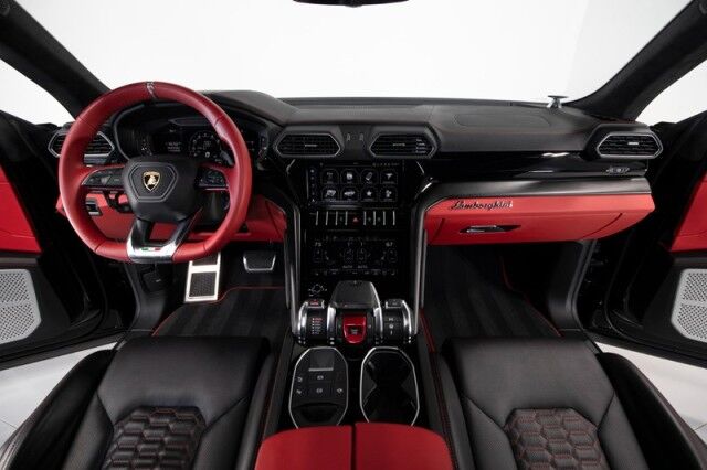 2022 Lamborghini Urus *$45,000 IN OPTIONS* *1-OWNER* *BI-COLOR SPORTIVO INTERIOR* San Diego CA