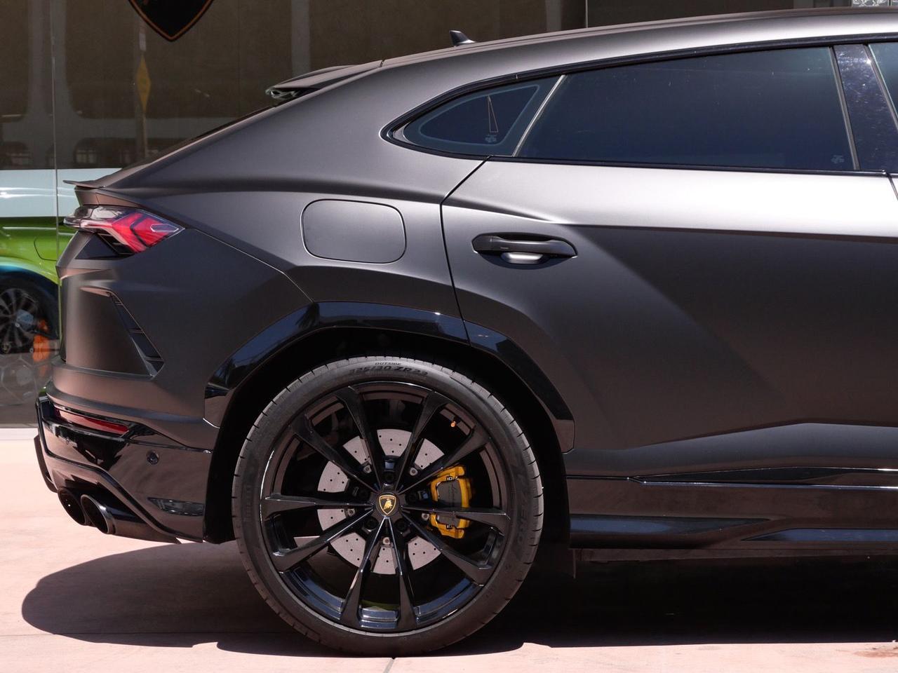 2022 Lamborghini Urus Base Base Lawrence KS