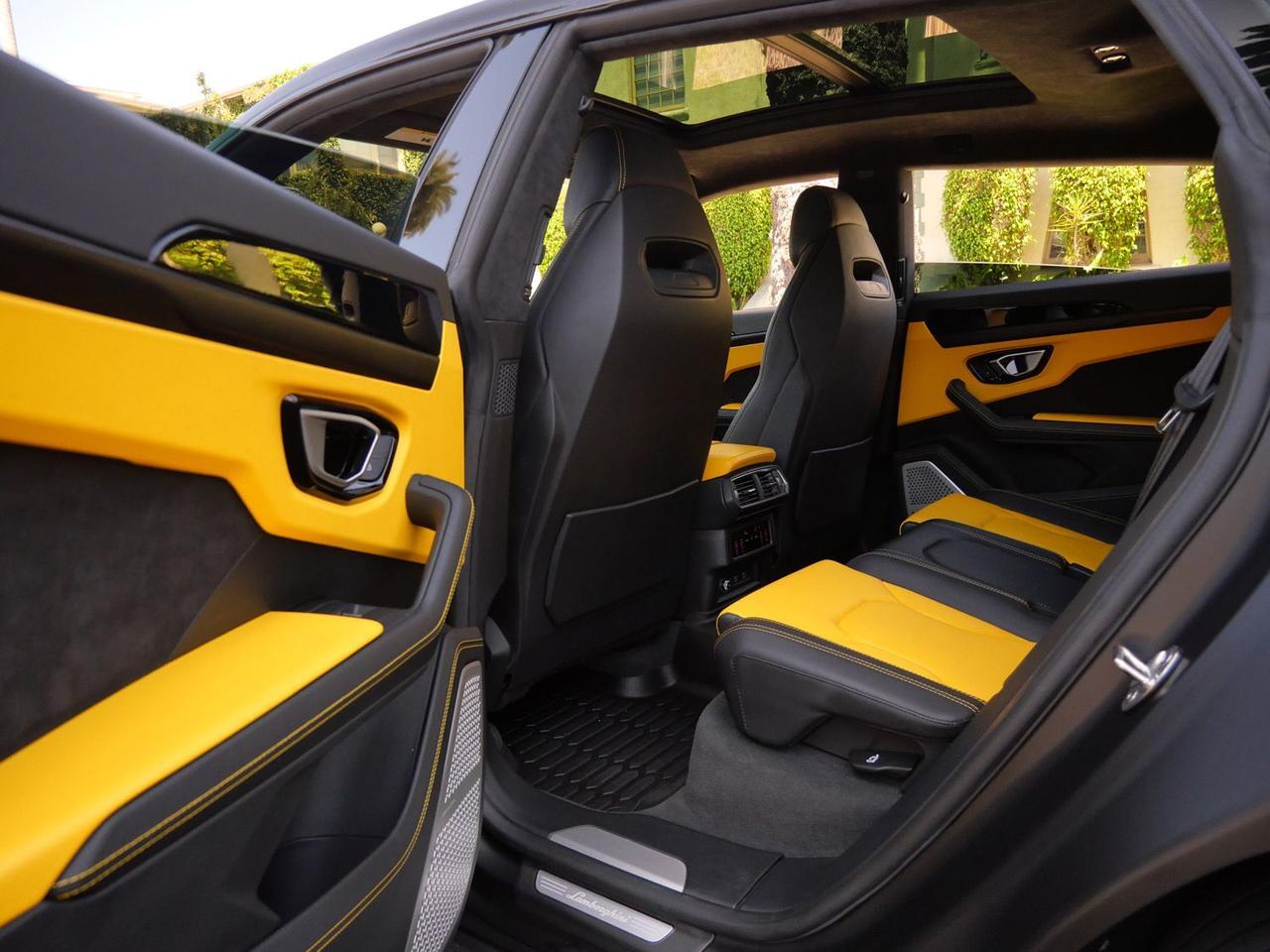 2022 Lamborghini Urus Base Base Lawrence KS