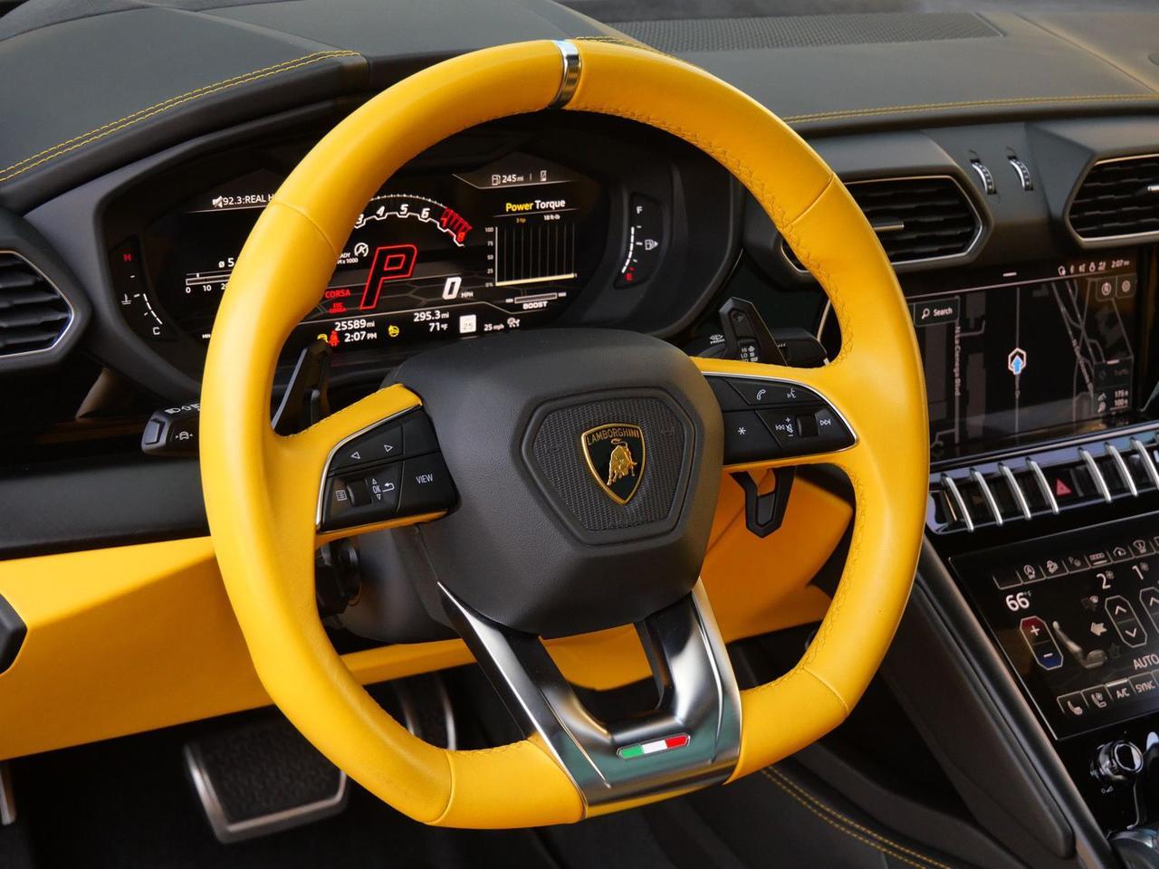 2022 Lamborghini Urus Base Base Lawrence KS