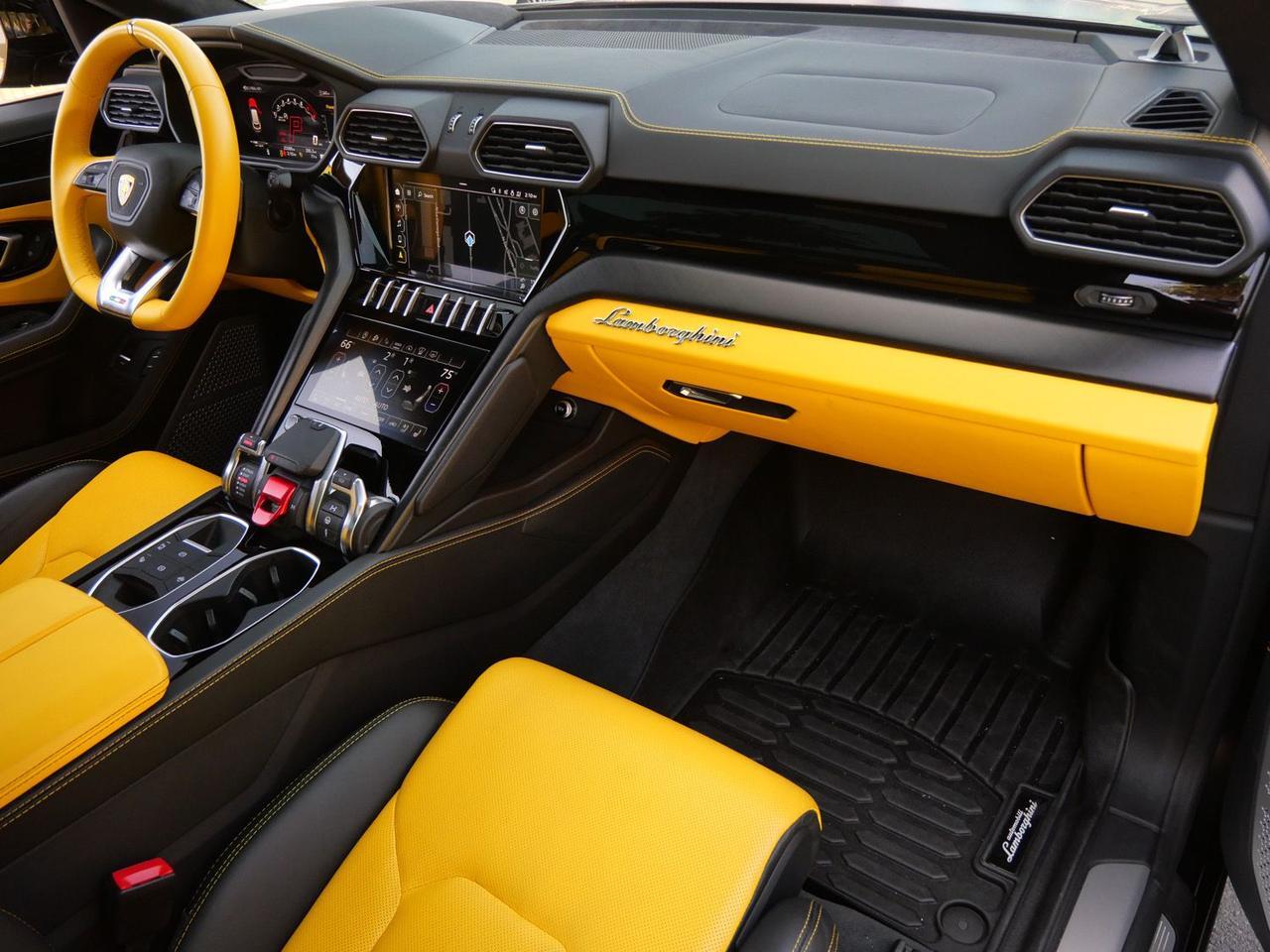 2022 Lamborghini Urus Base Base Lawrence KS