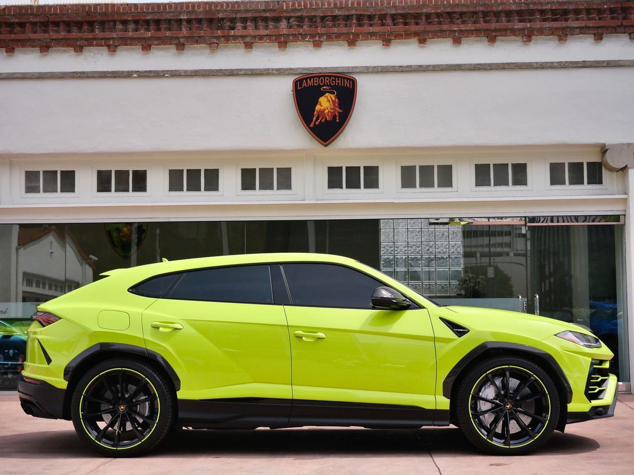 2022 Lamborghini Urus Base Base Lawrence KS
