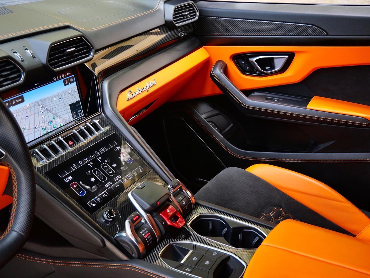 2022 Lamborghini Urus Base Base Lawrence KS