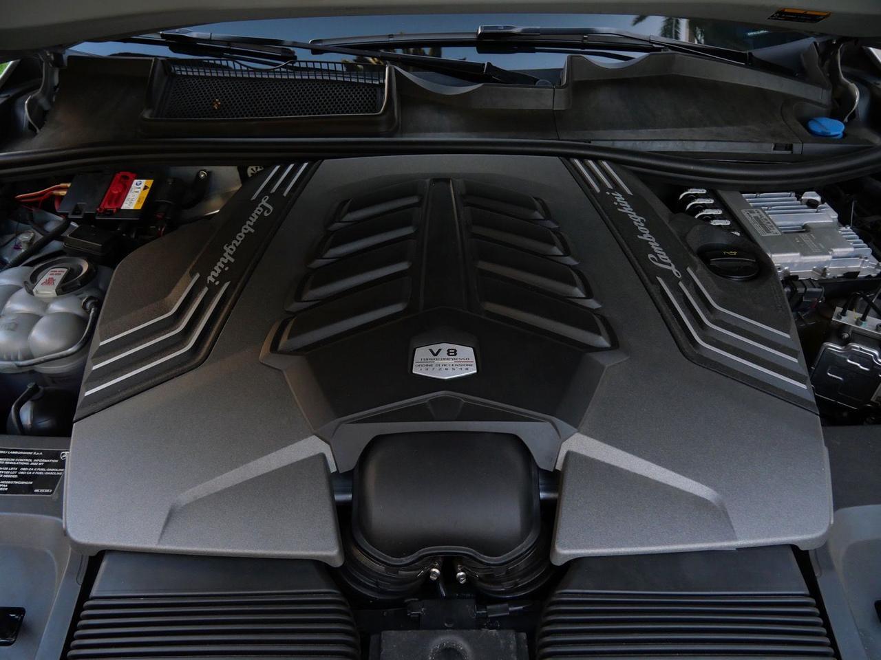 2022 Lamborghini Urus Base Base Lawrence KS