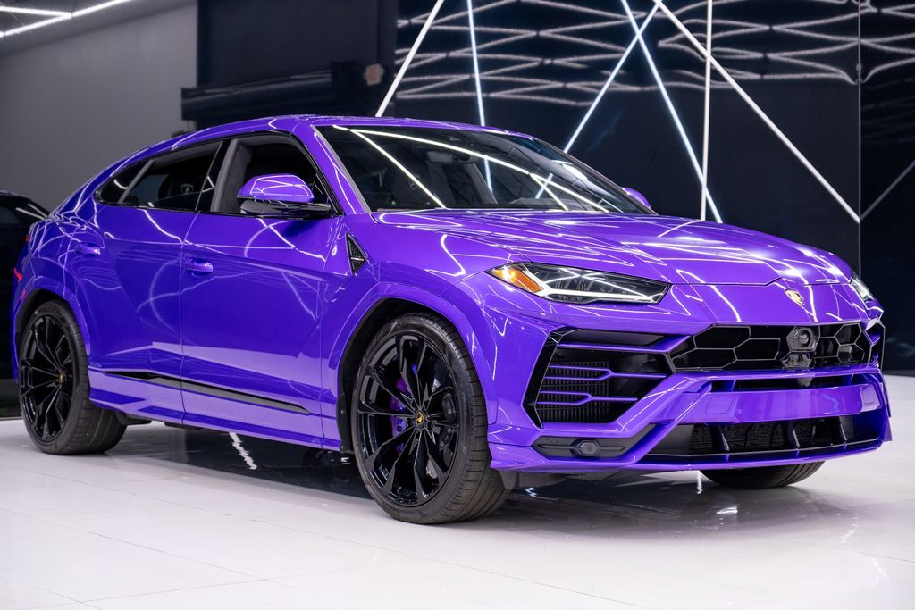2022 Lamborghini Urus Graphite Capsule