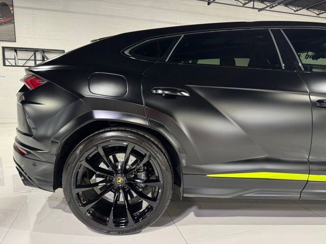2022 Lamborghini Urus Graphite Capsule, Nero Noctus Matt paint, Bang & Olufsen audio AND MUCH MORE!! Fort Lauderdale FL