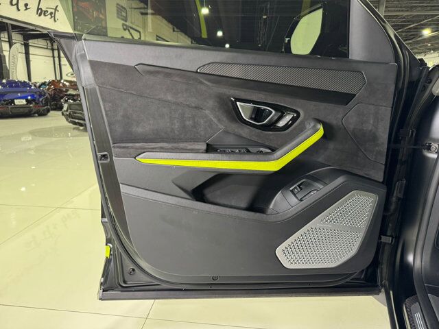 2022 Lamborghini Urus Graphite Capsule, Nero Noctus Matt paint, Bang & Olufsen audio AND MUCH MORE!! Fort Lauderdale FL