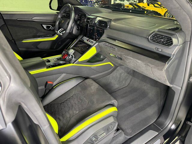 2022 Lamborghini Urus Graphite Capsule, Nero Noctus Matt paint, Bang & Olufsen audio AND MUCH MORE!! Fort Lauderdale FL