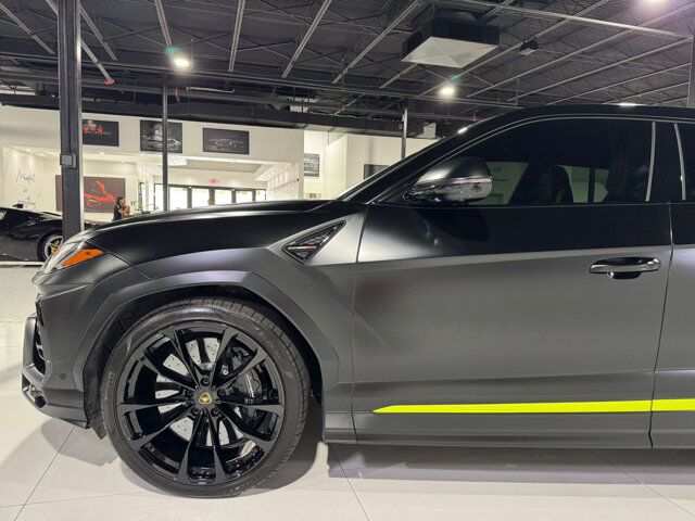 2022 Lamborghini Urus Graphite Capsule, Nero Noctus Matt paint, Bang & Olufsen audio AND MUCH MORE!! Fort Lauderdale FL