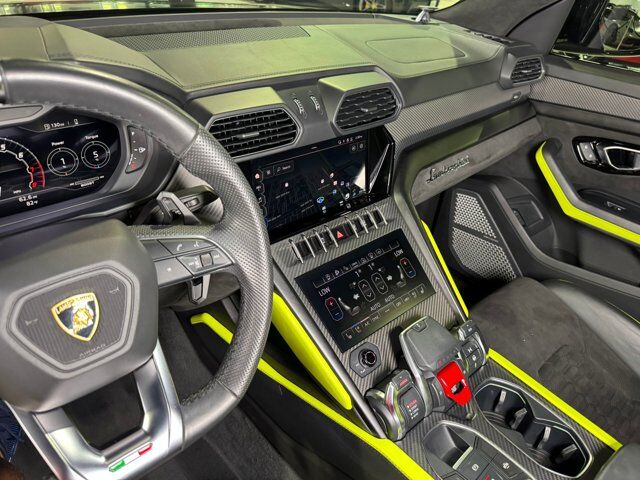 2022 Lamborghini Urus Graphite Capsule, Nero Noctus Matt paint, Bang & Olufsen audio AND MUCH MORE!! Fort Lauderdale FL
