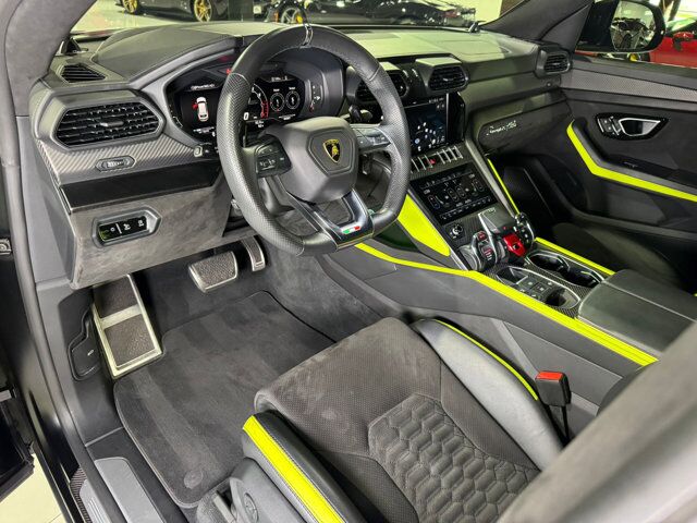 2022 Lamborghini Urus Graphite Capsule, Nero Noctus Matt paint, Bang & Olufsen audio AND MUCH MORE!! Fort Lauderdale FL