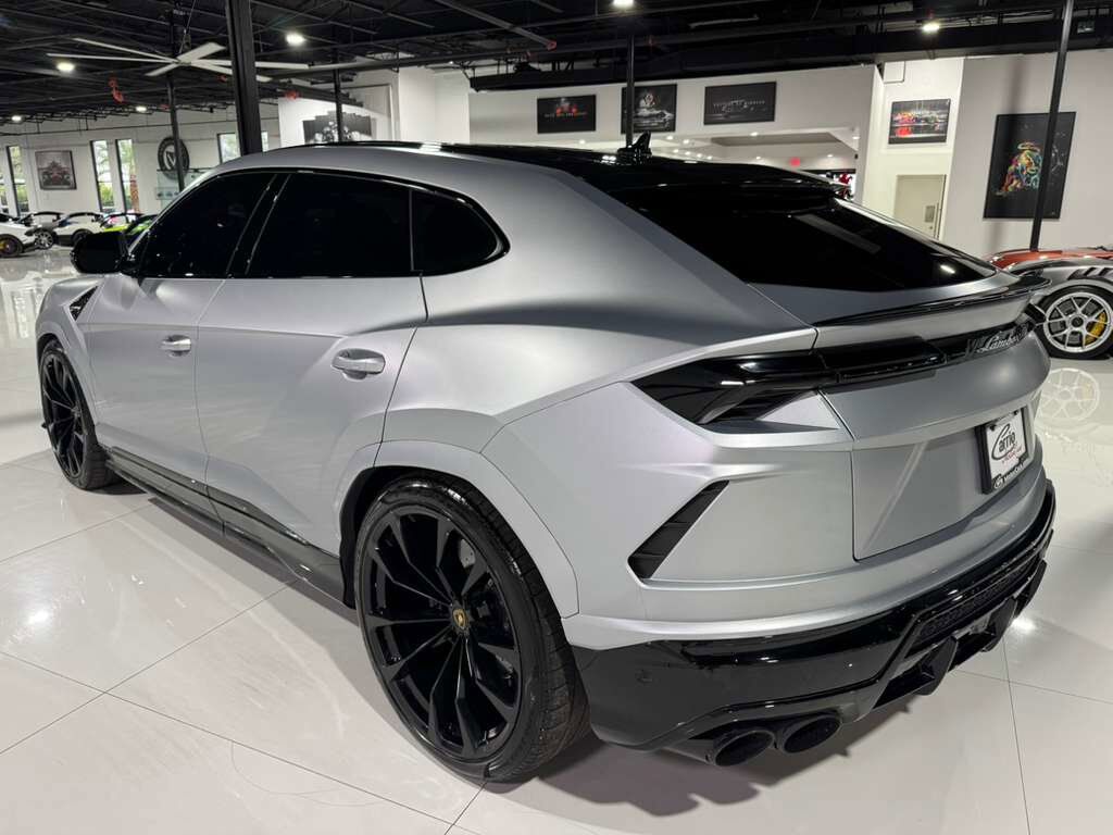 2022 Lamborghini Urus Grigio Nimbus paint, exterior carbon fiber trim, Bang & Olufsen audio system AND MUCH MORE!!! Fort Lauderdale FL