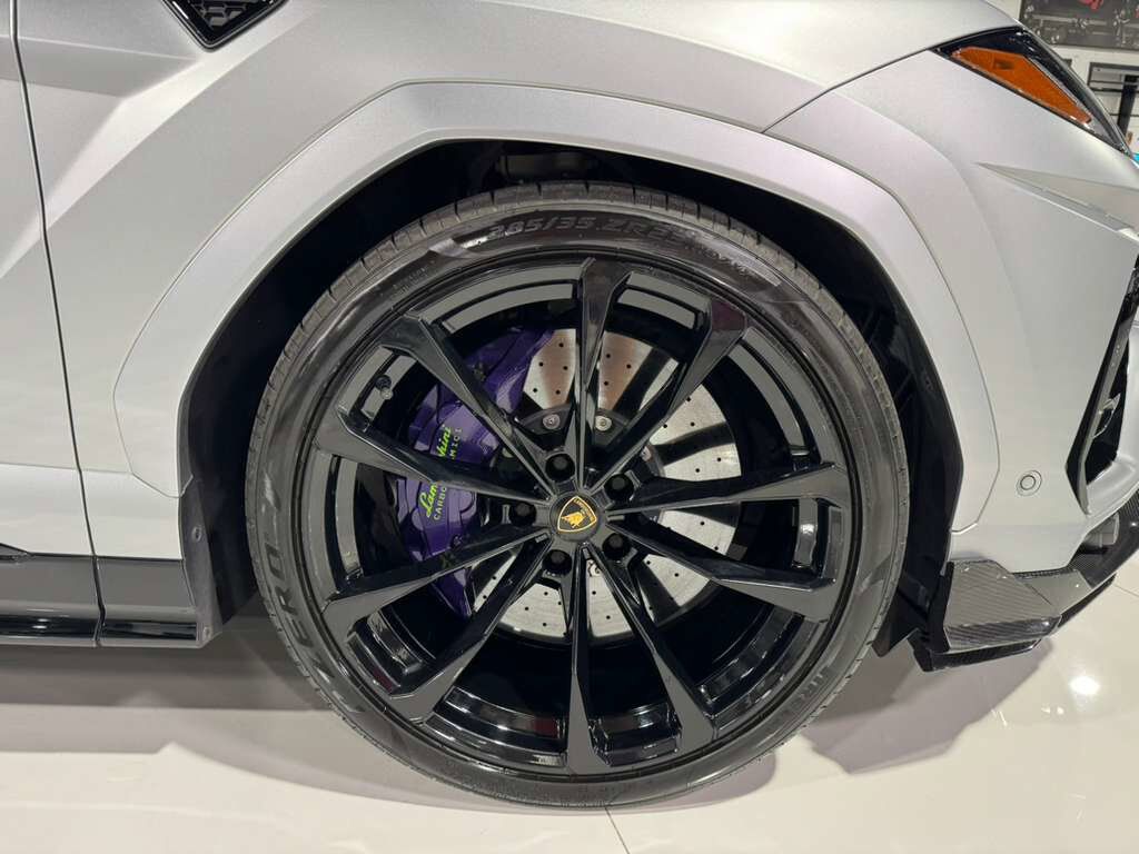 2022 Lamborghini Urus Grigio Nimbus paint, exterior carbon fiber trim, Bang & Olufsen audio system AND MUCH MORE!!! Fort Lauderdale FL