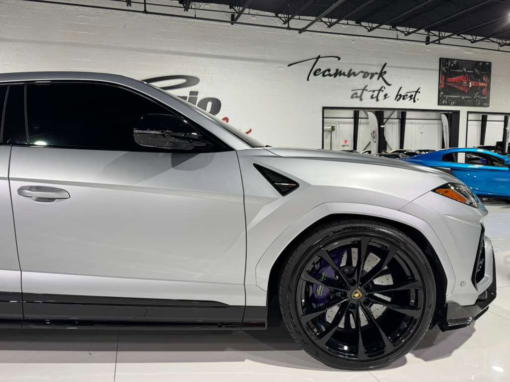 2022 Lamborghini Urus Grigio Nimbus paint, exterior carbon fiber trim, Bang & Olufsen audio system AND MUCH MORE!!! Fort Lauderdale FL