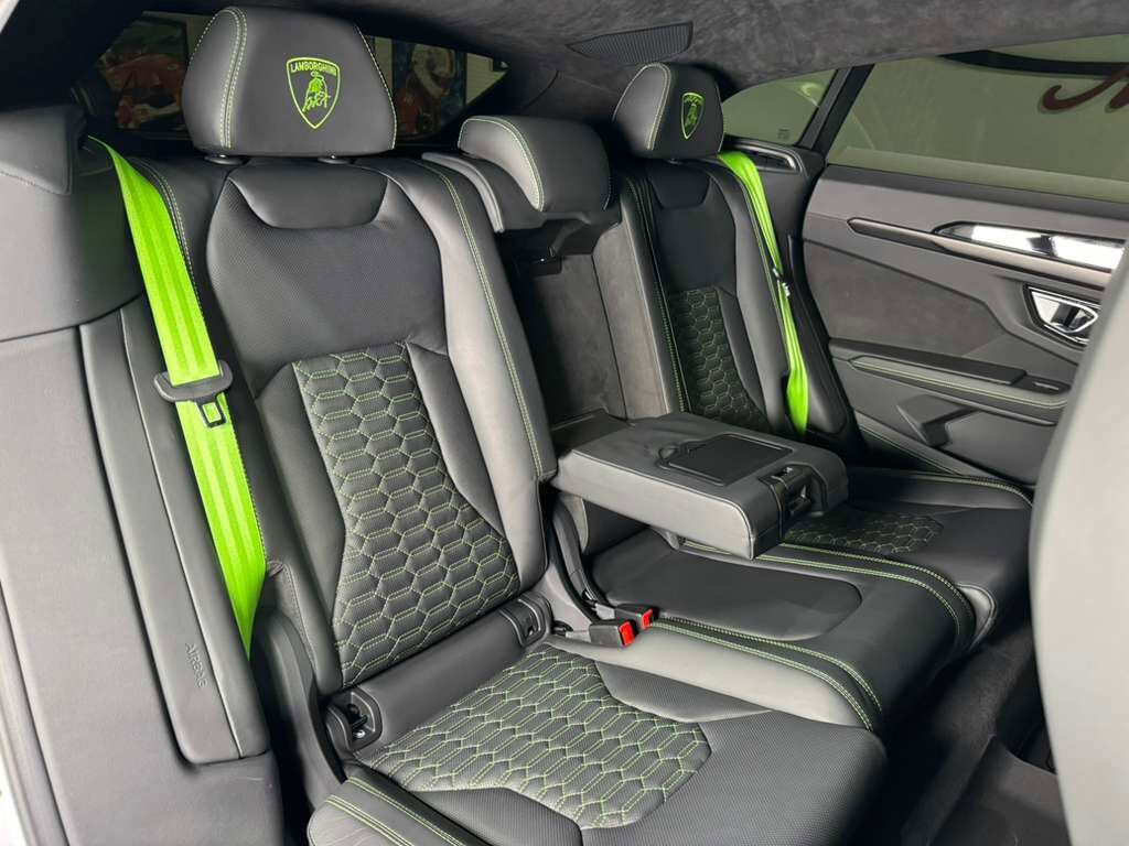 2022 Lamborghini Urus Grigio Nimbus paint, exterior carbon fiber trim, Bang & Olufsen audio system AND MUCH MORE!!! Fort Lauderdale FL