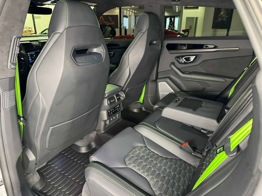 2022 Lamborghini Urus Grigio Nimbus paint, exterior carbon fiber trim, Bang & Olufsen audio system AND MUCH MORE!!! Fort Lauderdale FL