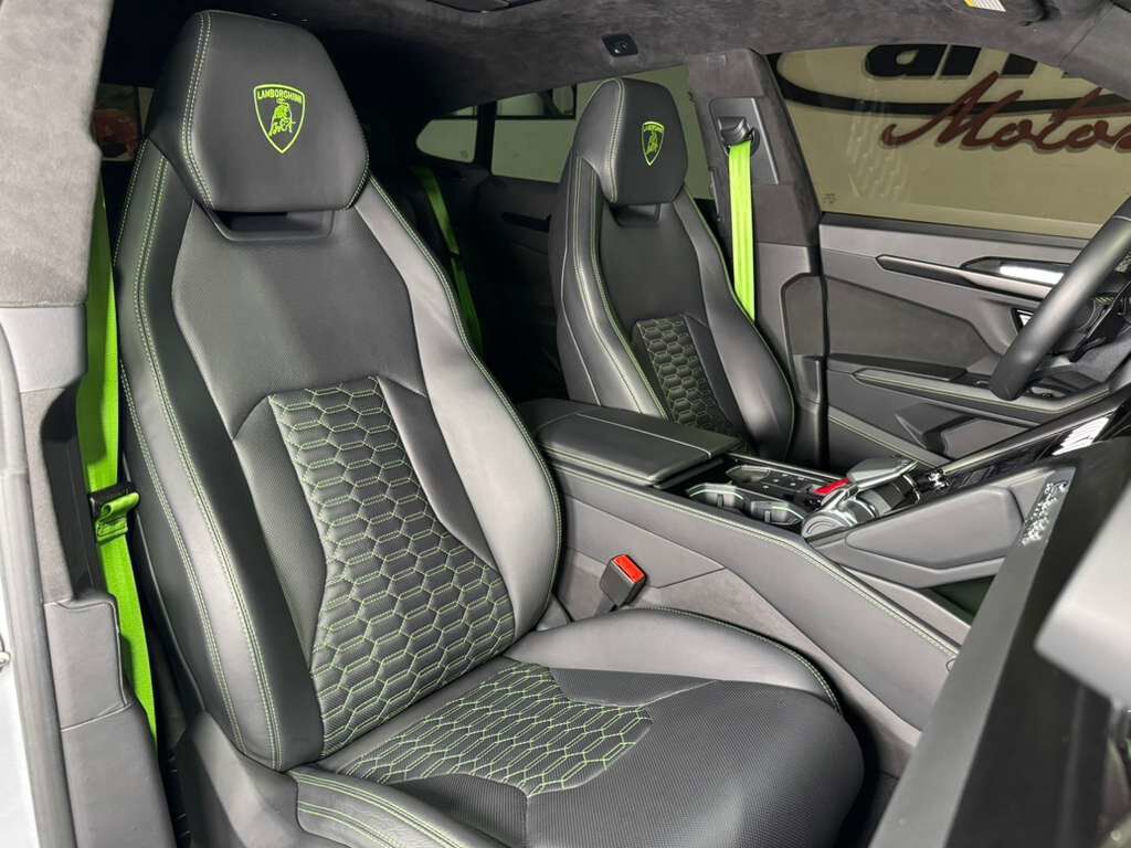 2022 Lamborghini Urus Grigio Nimbus paint, exterior carbon fiber trim, Bang & Olufsen audio system AND MUCH MORE!!! Fort Lauderdale FL