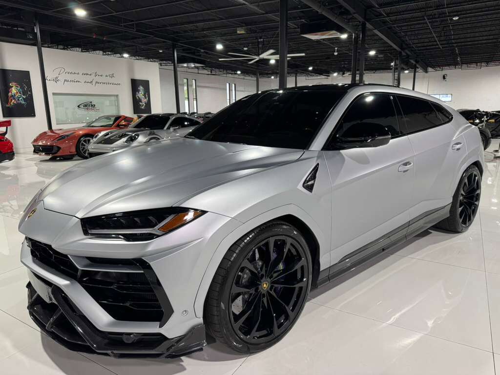 2022 Lamborghini Urus Grigio Nimbus paint, exterior carbon fiber trim, Bang & Olufsen audio system AND MUCH MORE!!! Fort Lauderdale FL