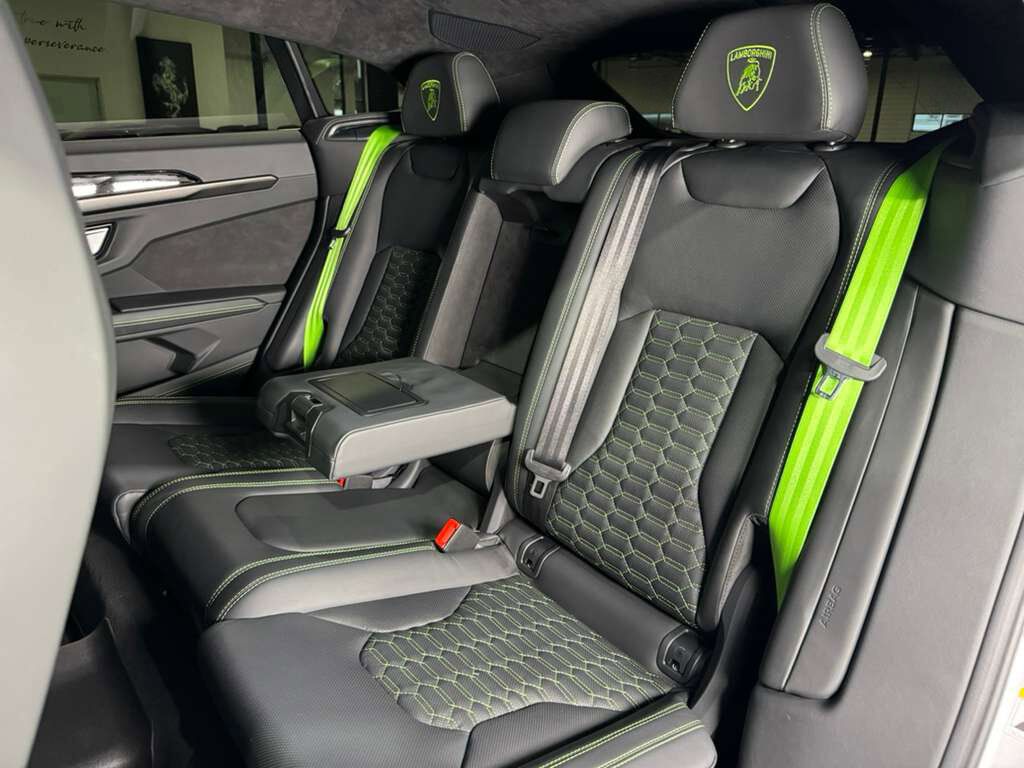 2022 Lamborghini Urus Grigio Nimbus paint, exterior carbon fiber trim, Bang & Olufsen audio system AND MUCH MORE!!! Fort Lauderdale FL