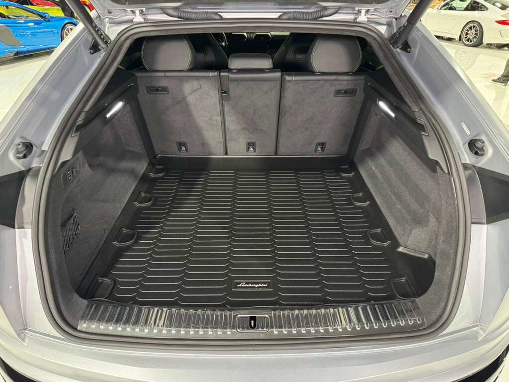 2022 Lamborghini Urus Grigio Nimbus paint, exterior carbon fiber trim, Bang & Olufsen audio system AND MUCH MORE!!! Fort Lauderdale FL