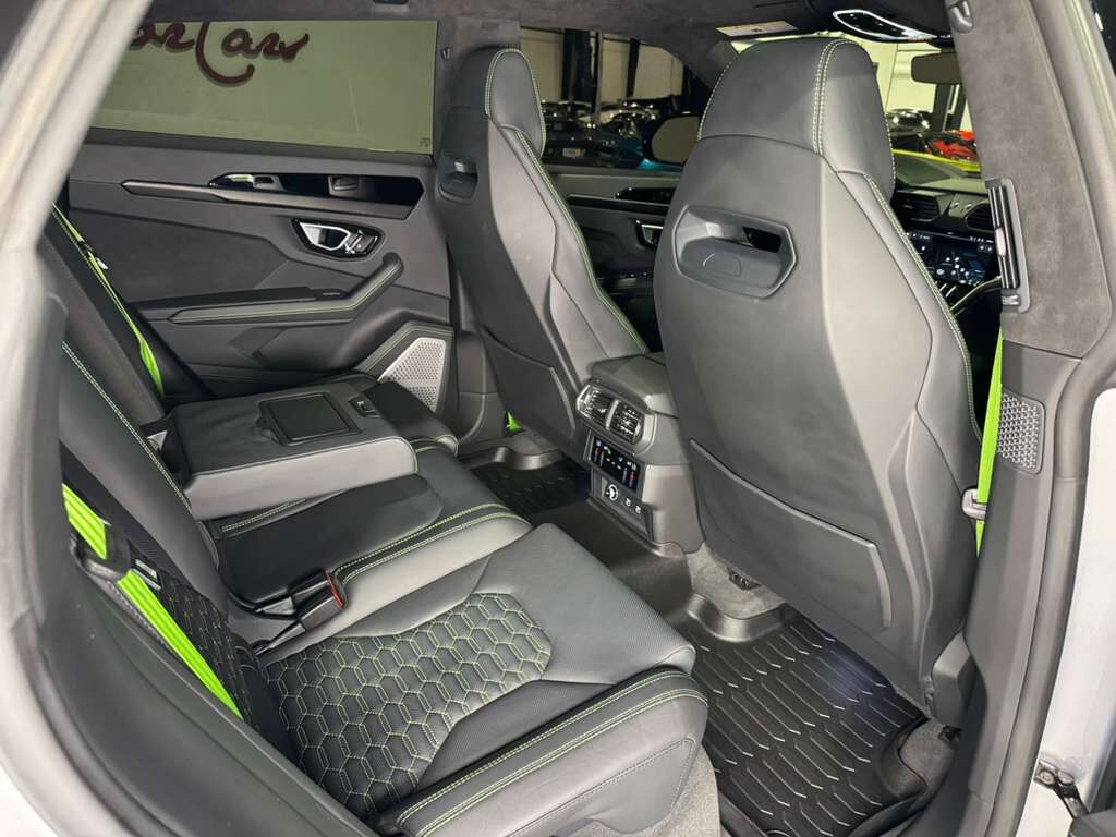 2022 Lamborghini Urus Grigio Nimbus paint, exterior carbon fiber trim, Bang & Olufsen audio system AND MUCH MORE!!! Fort Lauderdale FL