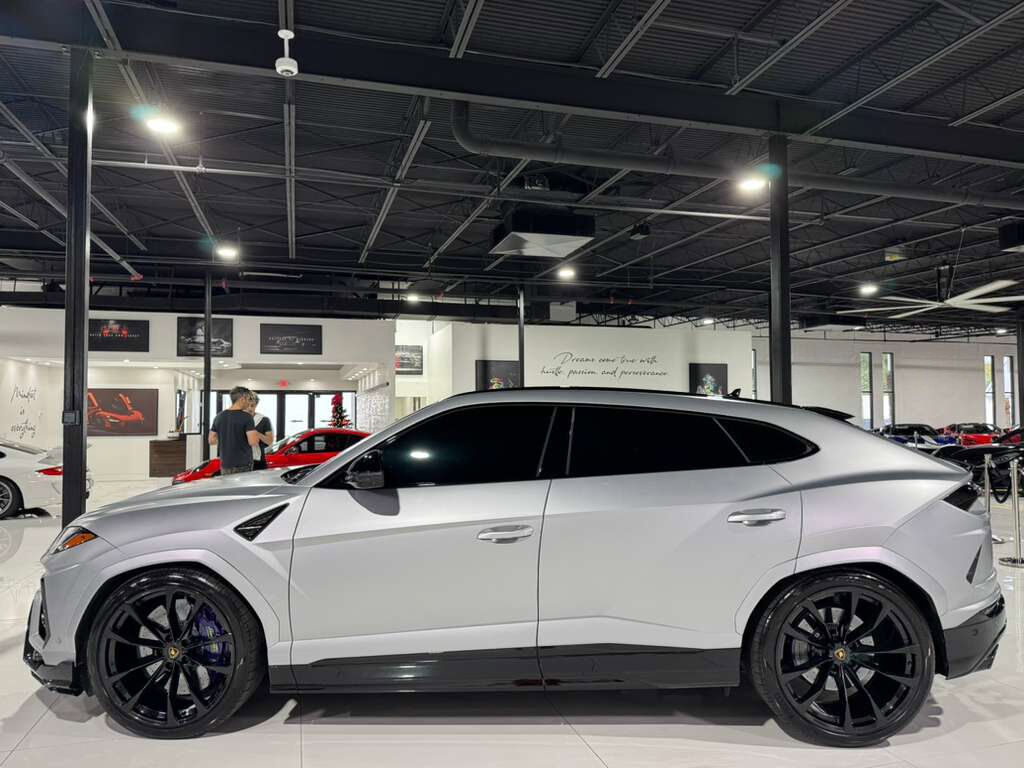 2022 Lamborghini Urus Grigio Nimbus paint, exterior carbon fiber trim, Bang & Olufsen audio system AND MUCH MORE!!! Fort Lauderdale FL