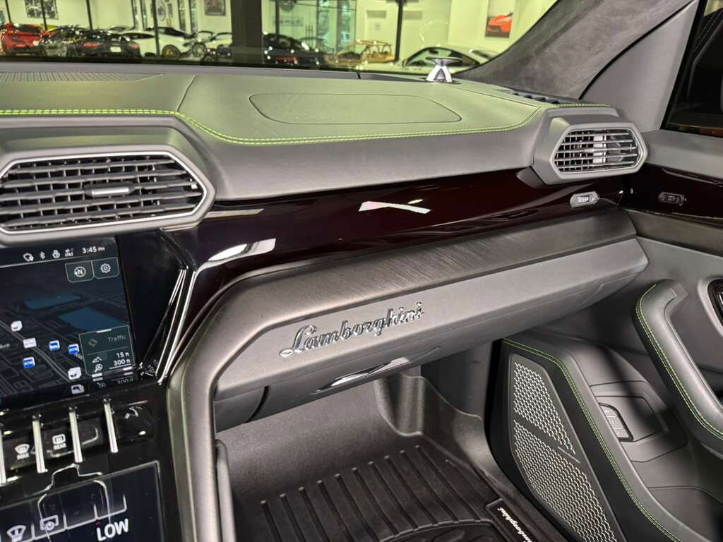 2022 Lamborghini Urus Grigio Nimbus paint, exterior carbon fiber trim, Bang & Olufsen audio system AND MUCH MORE!!! Fort Lauderdale FL