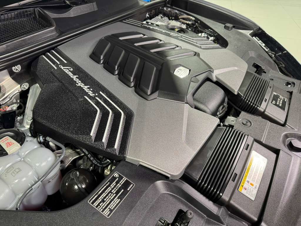 2022 Lamborghini Urus Grigio Nimbus paint, exterior carbon fiber trim, Bang & Olufsen audio system AND MUCH MORE!!! Fort Lauderdale FL