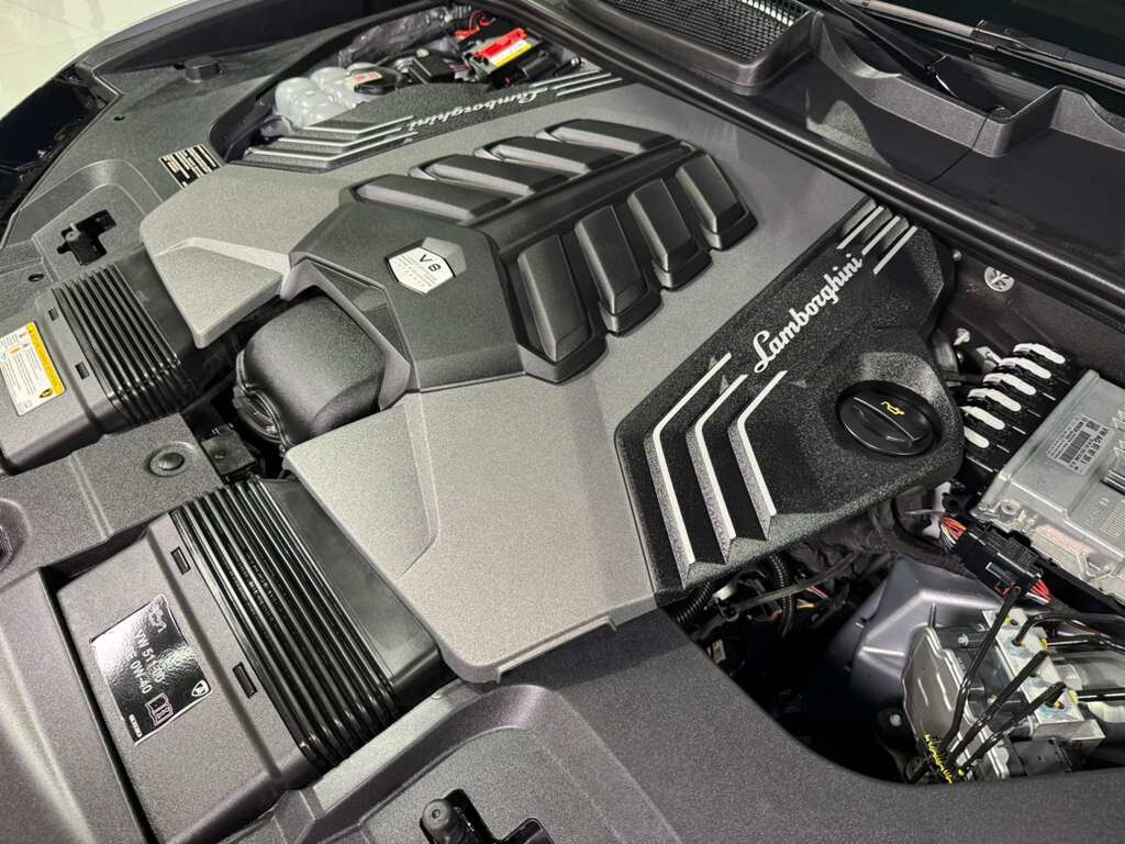 2022 Lamborghini Urus Grigio Nimbus paint, exterior carbon fiber trim, Bang & Olufsen audio system AND MUCH MORE!!! Fort Lauderdale FL