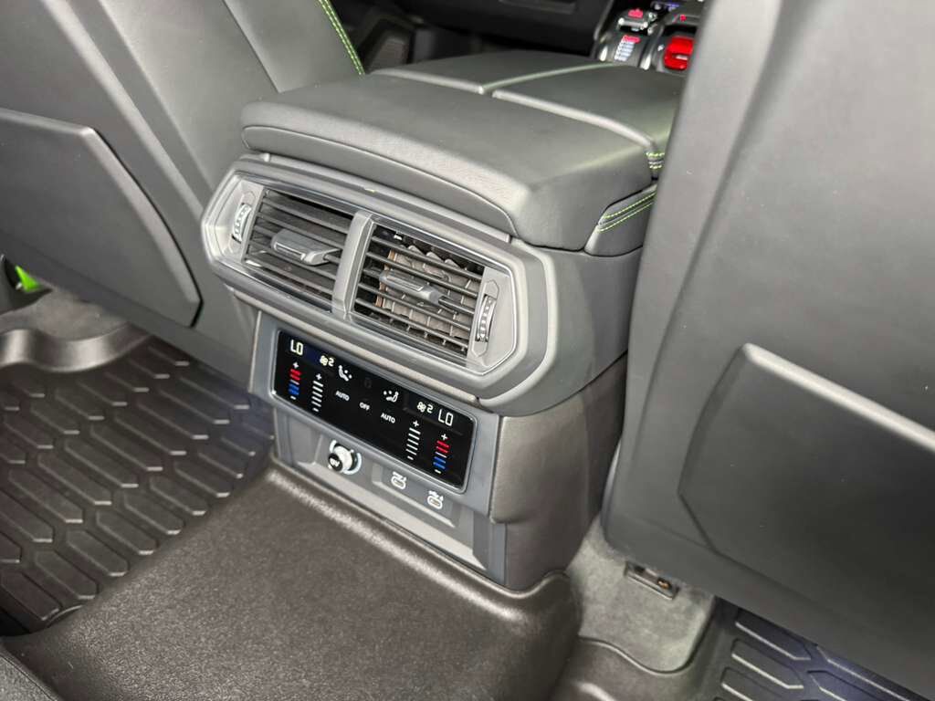 2022 Lamborghini Urus Grigio Nimbus paint, exterior carbon fiber trim, Bang & Olufsen audio system AND MUCH MORE!!! Fort Lauderdale FL