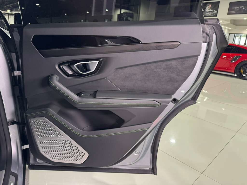 2022 Lamborghini Urus Grigio Nimbus paint, exterior carbon fiber trim, Bang & Olufsen audio system AND MUCH MORE!!! Fort Lauderdale FL
