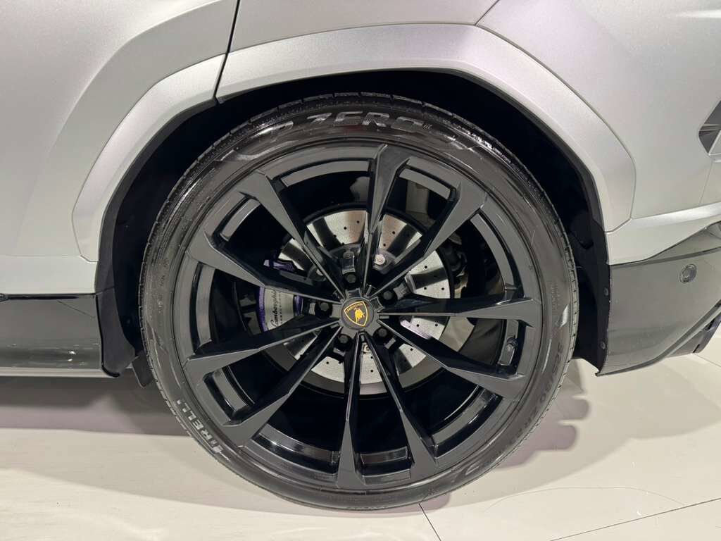 2022 Lamborghini Urus Grigio Nimbus paint, exterior carbon fiber trim, Bang & Olufsen audio system AND MUCH MORE!!! Fort Lauderdale FL