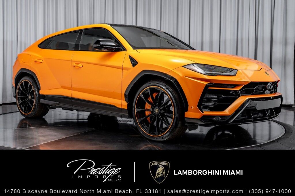 2022 Lamborghini Urus Pearl Capsule