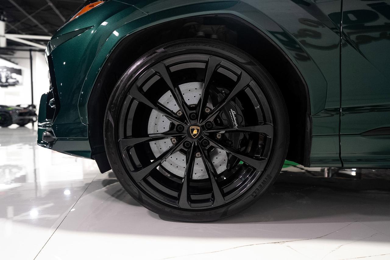 2022 Lamborghini Urus Verde Hydra paint, Ad Personam interior, pano roof, Bang & Olufsen audio system AND MUCH MORE!!! Fort Lauderdale FL