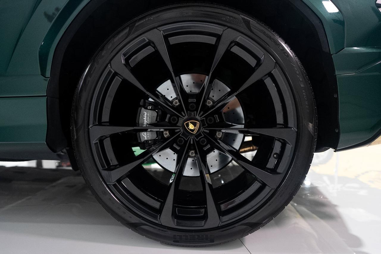 2022 Lamborghini Urus Verde Hydra paint, Ad Personam interior, pano roof, Bang & Olufsen audio system AND MUCH MORE!!! Fort Lauderdale FL