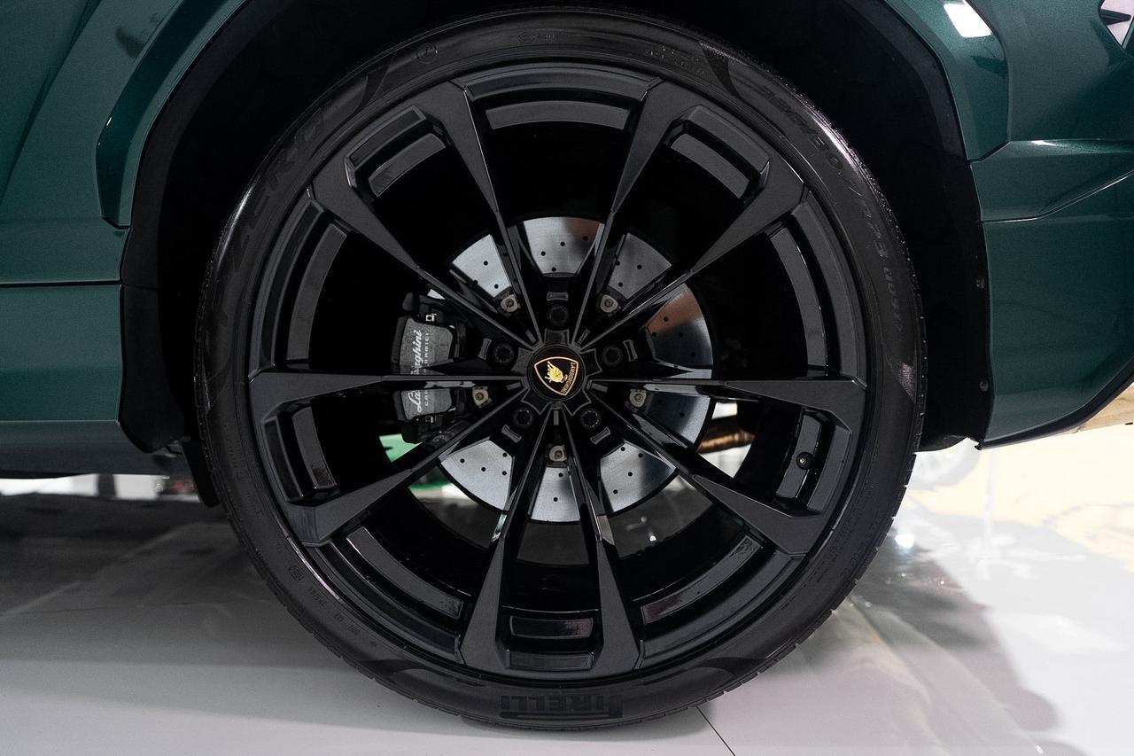 2022 Lamborghini Urus Verde Hydra paint, Ad Personam interior, pano roof, Bang & Olufsen audio system AND MUCH MORE!!! Fort Lauderdale FL