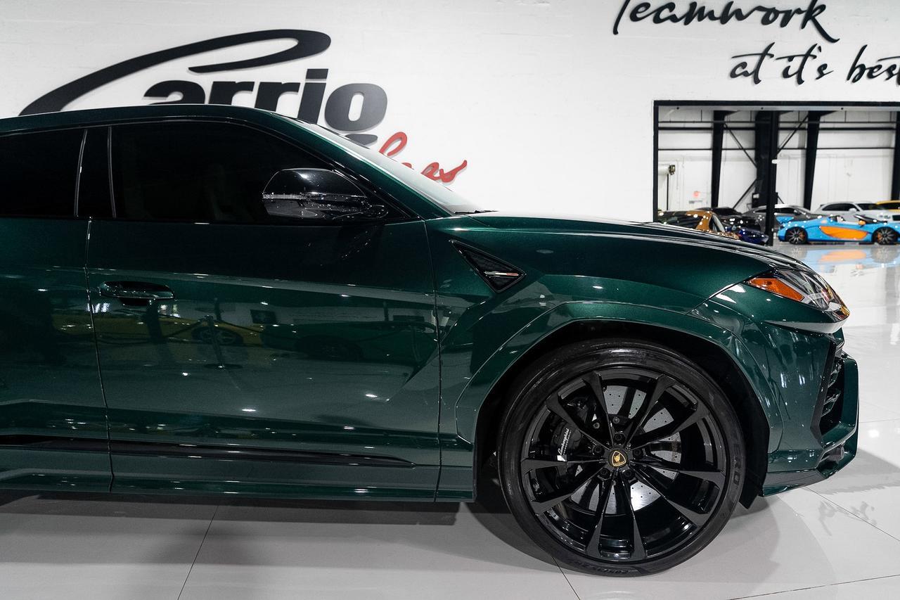2022 Lamborghini Urus Verde Hydra paint, Ad Personam interior, pano roof, Bang & Olufsen audio system AND MUCH MORE!!! Fort Lauderdale FL