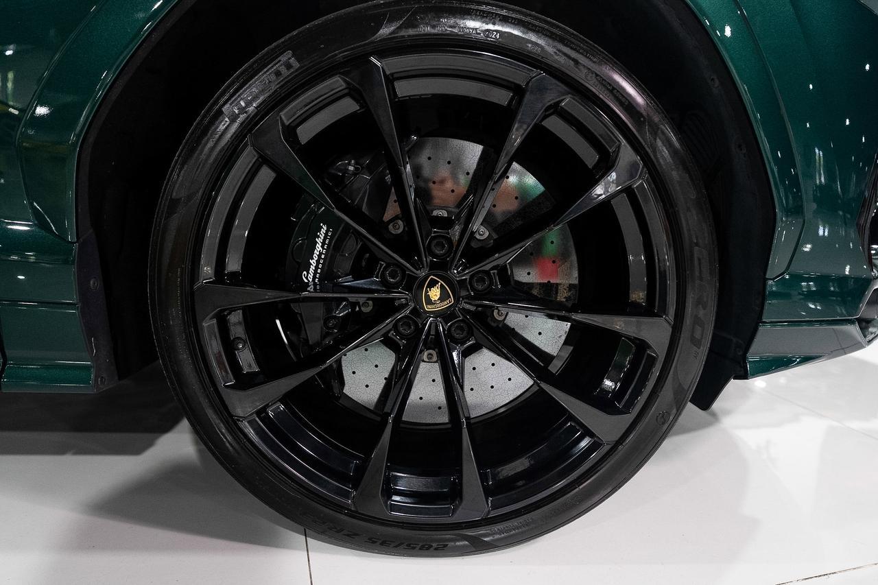 2022 Lamborghini Urus Verde Hydra paint, Ad Personam interior, pano roof, Bang & Olufsen audio system AND MUCH MORE!!! Fort Lauderdale FL