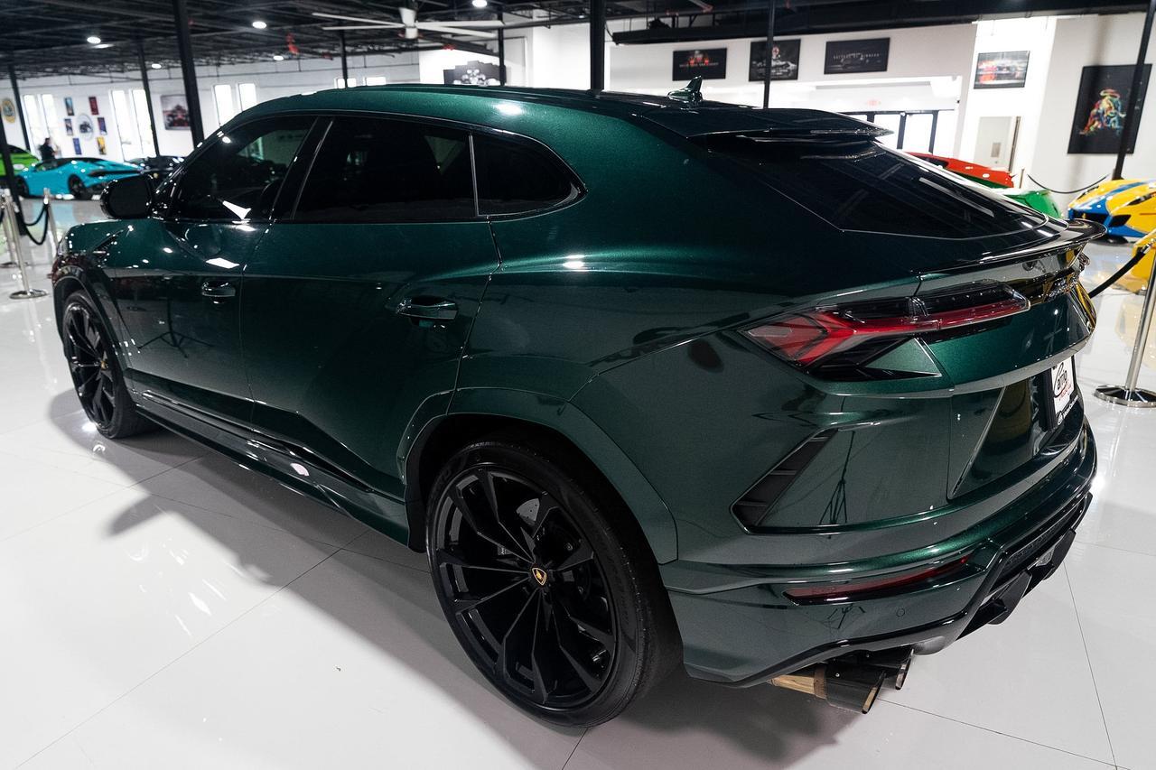 2022 Lamborghini Urus Verde Hydra paint, Ad Personam interior, pano roof, Bang & Olufsen audio system AND MUCH MORE!!! Fort Lauderdale FL